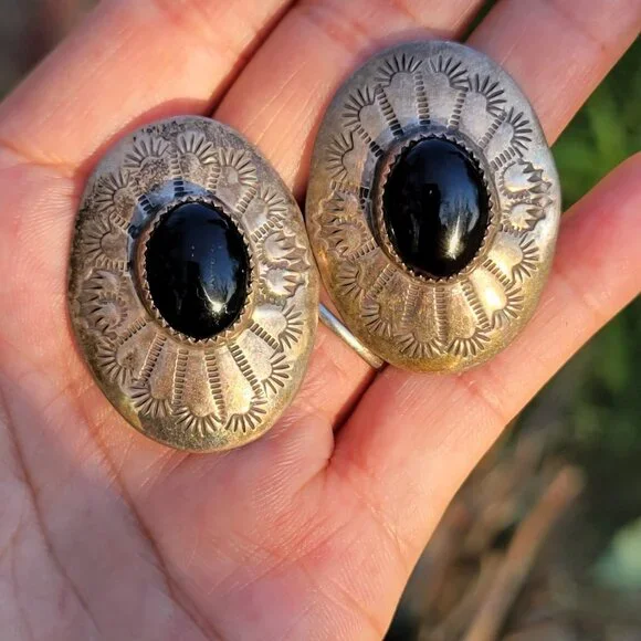 .Absolutely stunning vintage Native American handmade onyx stampwork large state